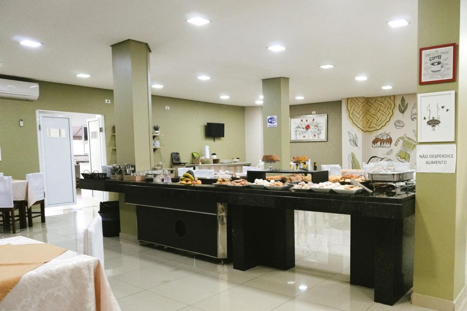פוז דו איגואסו Moura Palace Hotel מראה חיצוני תמונה